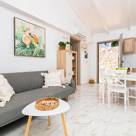 Chrysso Horio 1 By Vilă *